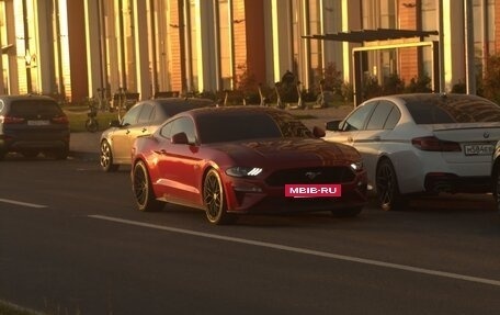 Ford Mustang VI рестайлинг, 2021 год, 5 000 000 рублей, 2 фотография