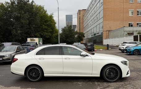 Mercedes-Benz E-Класс, 2018 год, 3 890 000 рублей, 4 фотография