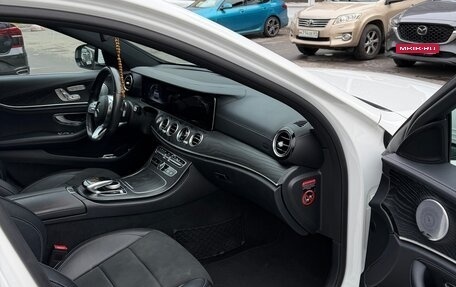 Mercedes-Benz E-Класс, 2018 год, 3 890 000 рублей, 15 фотография
