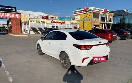 KIA Rio IV, 2018 год, 850 000 рублей, 3 фотография