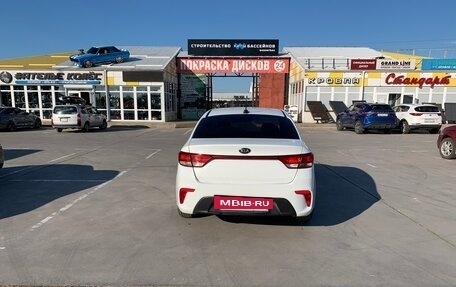 KIA Rio IV, 2018 год, 850 000 рублей, 4 фотография
