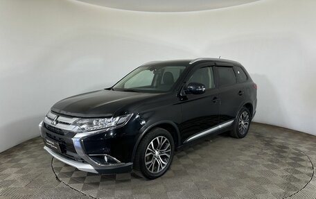 Mitsubishi Outlander III рестайлинг 3, 2016 год, 1 350 000 рублей, 1 фотография