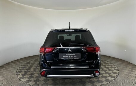 Mitsubishi Outlander III рестайлинг 3, 2016 год, 1 350 000 рублей, 3 фотография