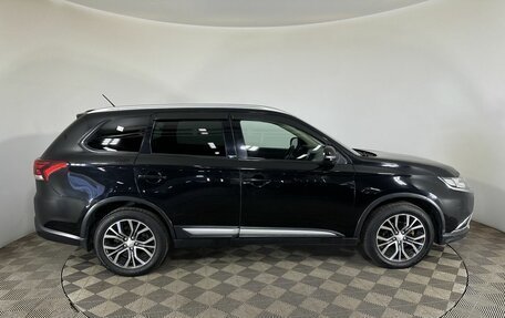 Mitsubishi Outlander III рестайлинг 3, 2016 год, 1 350 000 рублей, 4 фотография
