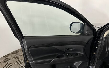 Mitsubishi Outlander III рестайлинг 3, 2016 год, 1 350 000 рублей, 8 фотография