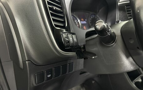 Mitsubishi Outlander III рестайлинг 3, 2016 год, 1 350 000 рублей, 9 фотография