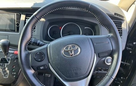 Toyota ISis I, 2017 год, 970 000 рублей, 11 фотография