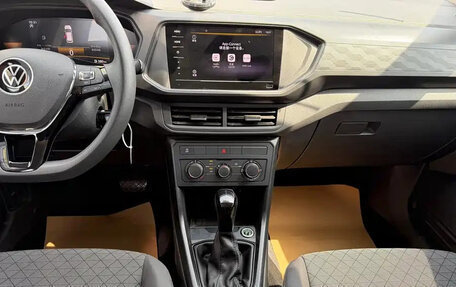 Volkswagen T-Cross I, 2023 год, 1 354 000 рублей, 11 фотография