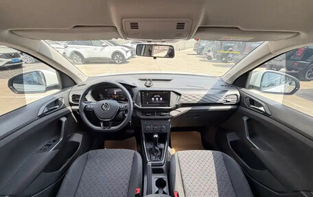 Volkswagen T-Cross I, 2023 год, 1 354 000 рублей, 7 фотография