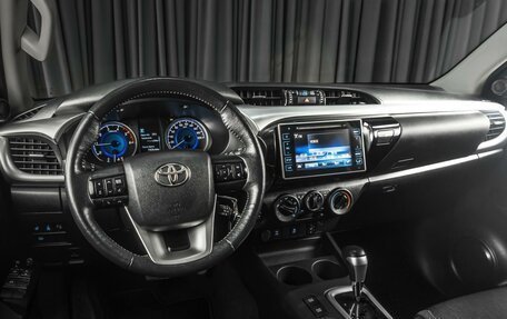 Toyota Hilux VIII, 2020 год, 3 999 000 рублей, 6 фотография