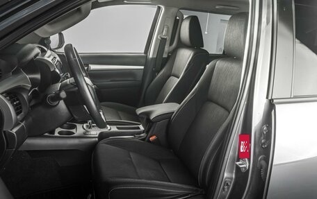 Toyota Hilux VIII, 2020 год, 3 999 000 рублей, 10 фотография