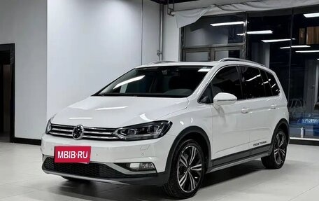 Volkswagen Touran III, 2022 год, 1 610 005 рублей, 1 фотография