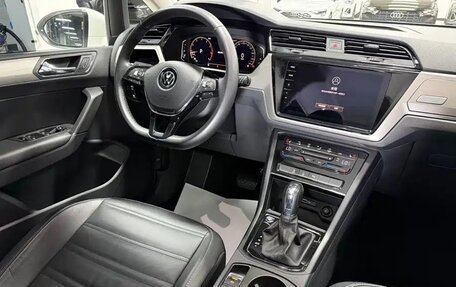 Volkswagen Touran III, 2022 год, 1 610 005 рублей, 11 фотография