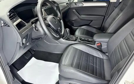 Volkswagen Touran III, 2022 год, 1 610 005 рублей, 10 фотография