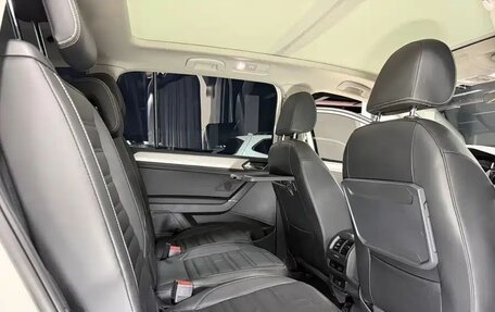 Volkswagen Touran III, 2022 год, 1 610 005 рублей, 13 фотография