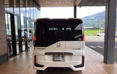 Honda Stepwgn IV, 2017 год, 1 455 000 рублей, 3 фотография