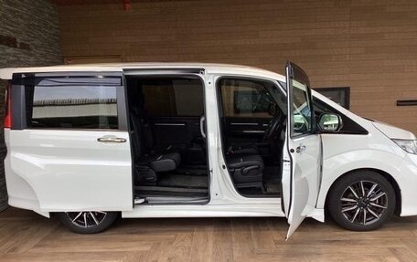 Honda Stepwgn IV, 2017 год, 1 455 000 рублей, 5 фотография
