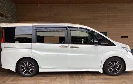 Honda Stepwgn IV, 2017 год, 1 455 000 рублей, 4 фотография