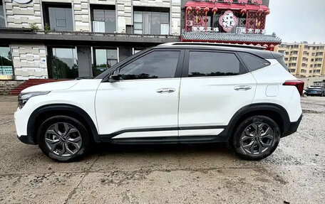 KIA Seltos I, 2023 год, 1 800 111 рублей, 8 фотография