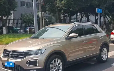 Volkswagen T-Roc I, 2022 год, 1 880 000 рублей, 1 фотография