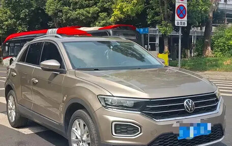 Volkswagen T-Roc I, 2022 год, 1 880 000 рублей, 3 фотография