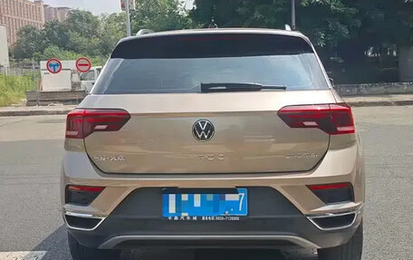 Volkswagen T-Roc I, 2022 год, 1 880 000 рублей, 5 фотография
