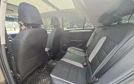 Volkswagen T-Roc I, 2022 год, 1 880 000 рублей, 8 фотография