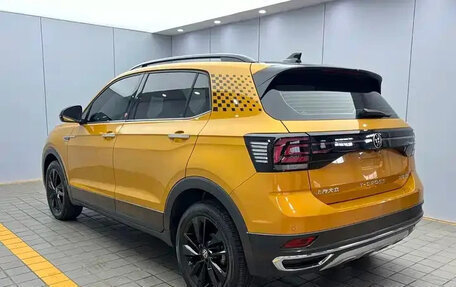 Volkswagen T-Cross I, 2023 год, 1 770 000 рублей, 4 фотография
