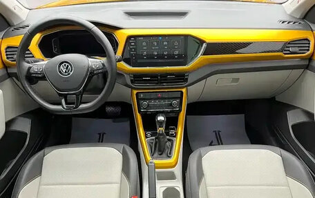 Volkswagen T-Cross I, 2023 год, 1 770 000 рублей, 8 фотография