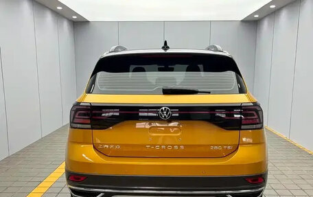 Volkswagen T-Cross I, 2023 год, 1 770 000 рублей, 5 фотография