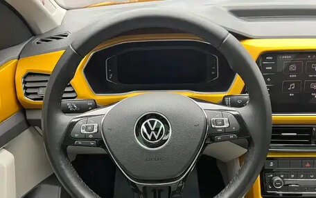 Volkswagen T-Cross I, 2023 год, 1 770 000 рублей, 10 фотография