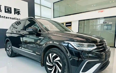 Volkswagen Tiguan II, 2023 год, 2 600 111 рублей, 3 фотография