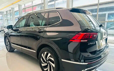 Volkswagen Tiguan II, 2023 год, 2 600 111 рублей, 6 фотография