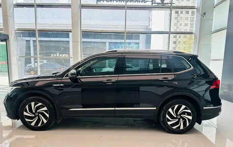Volkswagen Tiguan II, 2023 год, 2 600 111 рублей, 5 фотография