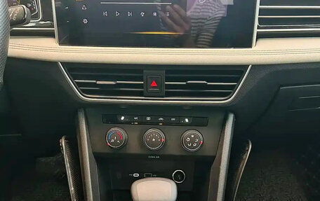 Volkswagen Tiguan II, 2023 год, 2 600 111 рублей, 12 фотография