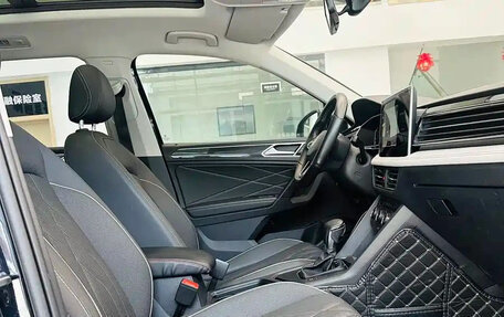 Volkswagen Tiguan II, 2023 год, 2 600 111 рублей, 15 фотография