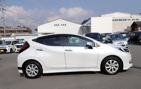 Toyota Aqua, 2023 год, 1 270 400 рублей, 2 фотография