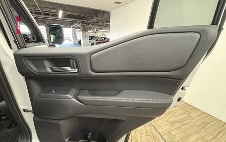 Toyota Land Cruiser Prado, 2024 год, 7 550 000 рублей, 18 фотография