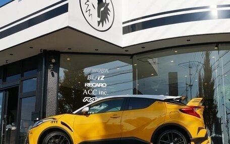 Toyota C-HR I рестайлинг, 2023 год, 1 950 000 рублей, 3 фотография