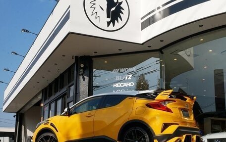 Toyota C-HR I рестайлинг, 2023 год, 1 950 000 рублей, 4 фотография