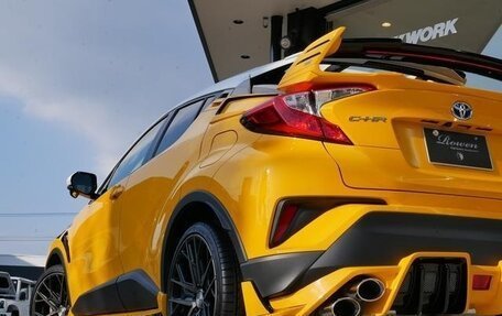 Toyota C-HR I рестайлинг, 2023 год, 1 950 000 рублей, 8 фотография