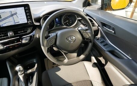 Toyota C-HR I рестайлинг, 2023 год, 1 950 000 рублей, 16 фотография