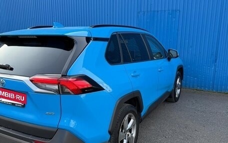 Toyota RAV4, 2020 год, 3 250 000 рублей, 5 фотография