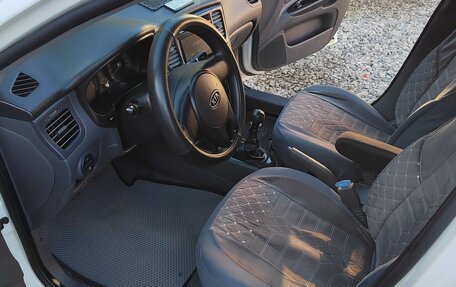 KIA Rio II, 2010 год, 600 000 рублей, 12 фотография