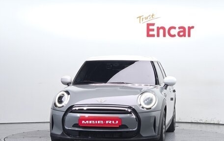 MINI Clubman, 2022 год, 2 126 948 рублей, 3 фотография