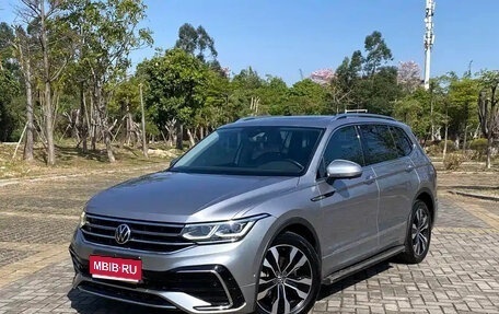 Volkswagen Tiguan II, 2022 год, 2 200 111 рублей, 1 фотография