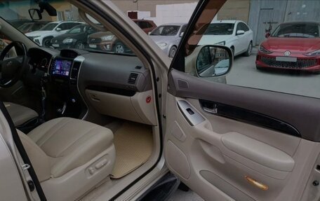Toyota Land Cruiser Prado 120 рестайлинг, 2008 год, 2 000 000 рублей, 2 фотография