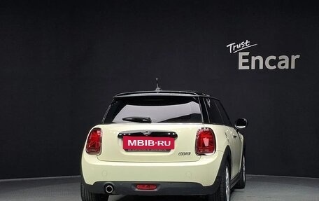 MINI Clubman, 2022 год, 2 154 894 рублей, 4 фотография