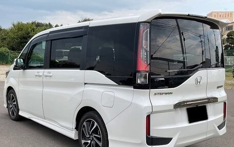 Honda Stepwgn IV, 2021 год, 1 890 000 рублей, 7 фотография