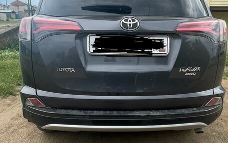 Toyota RAV4, 2015 год, 2 100 000 рублей, 2 фотография
